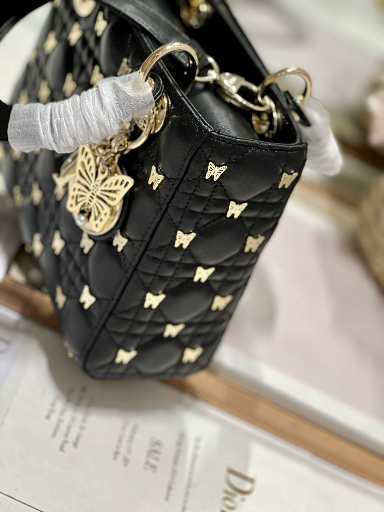 SMALL LADY 20 BUTTERFLY STUD BLACK LAMBSKIN mysite