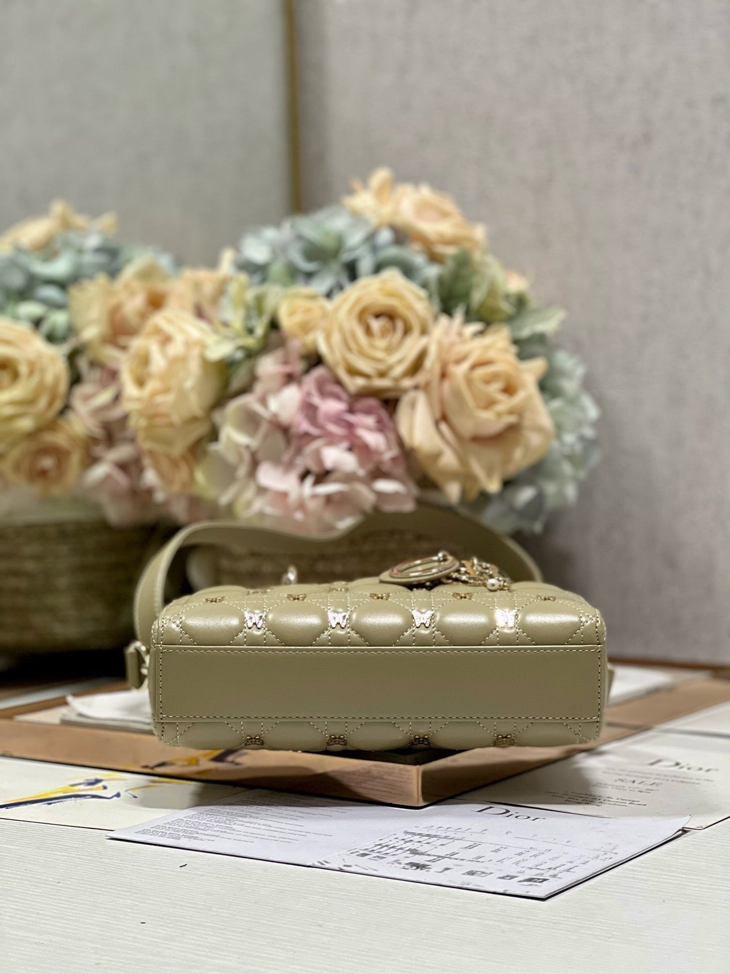 SMALL LADY D-JOY 22 BUTTERFLY STUD OLIVE LAMBSKIN mysite