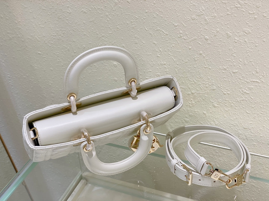 MEDIUM LADY D-JOY 26 WHITE LAMBSKIN mysite