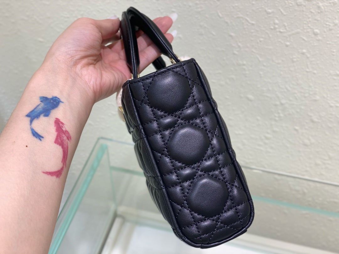 MEDIUM LADY D-JOY 26 BLACK LAMBSKIN mysite