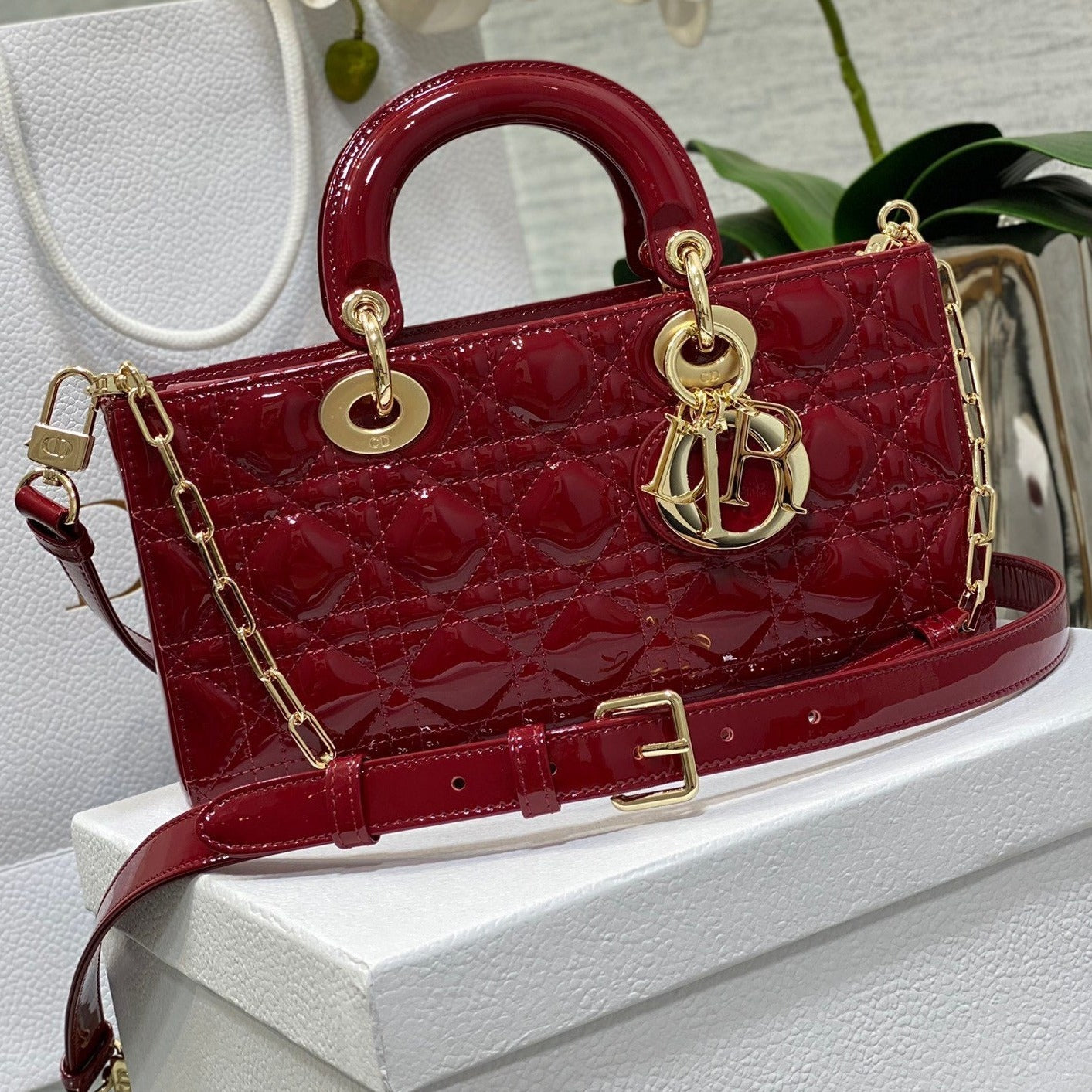 MEDIUM LADY D-JOY 26 RED PATENT CALFSKIN mysite
