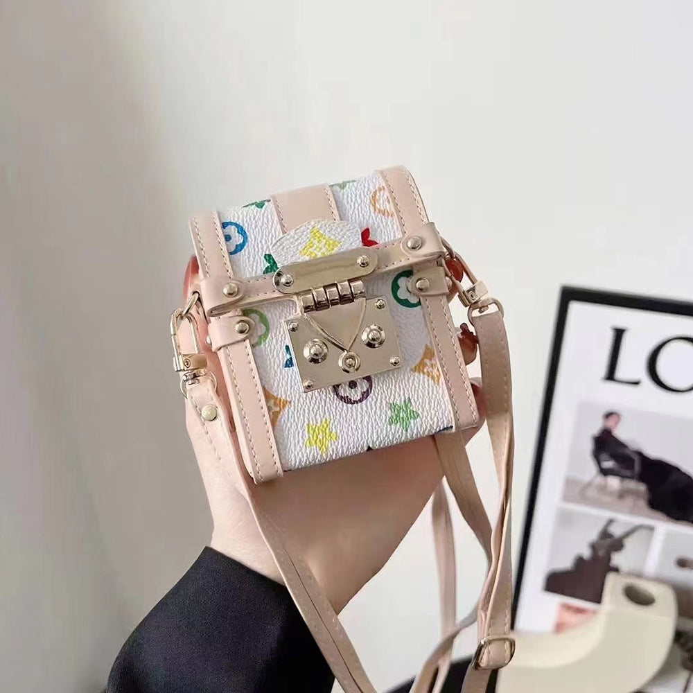 Hot Retro Leather Phone Bag mysite