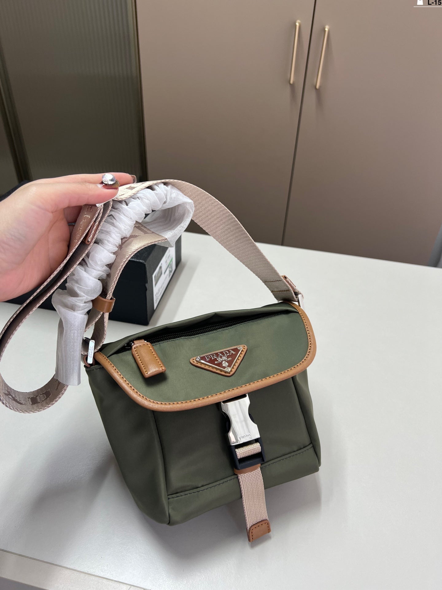 Prada Vintage Messenger Bag Crossbody 16x15cm mysite