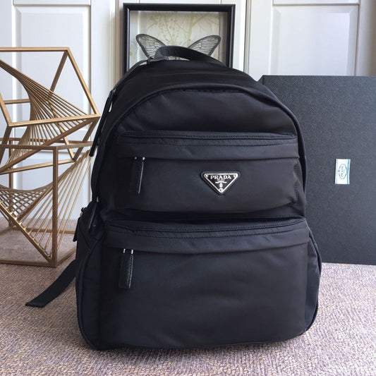 TRIANGLE LOGO BACKPACK 40 IN BLACK RE-NYLON mysite