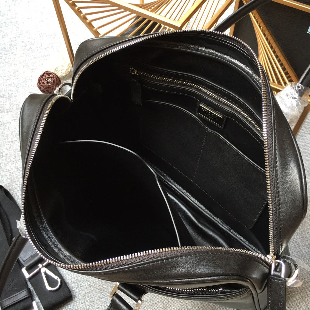 EMBOSSED LOGO BRIEFCASE 38 IN BLACK SMOOTH CALFSKIN mysite