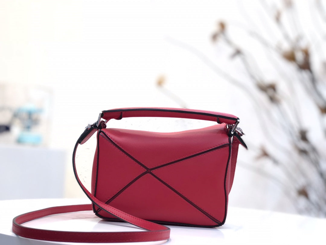 LOE MINI 18 PUZZLE BAG IN CHERRY RED CALFSKIN mysite