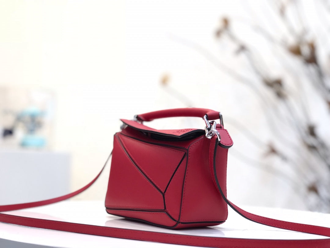 LOE MINI 18 PUZZLE BAG IN CHERRY RED CALFSKIN mysite