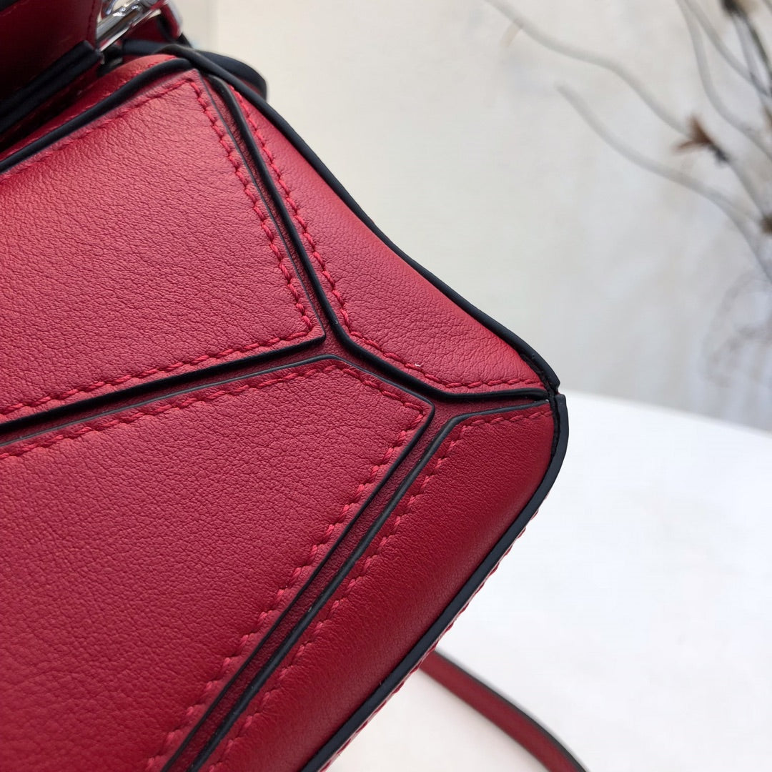 LOE MINI 18 PUZZLE BAG IN CHERRY RED CALFSKIN mysite