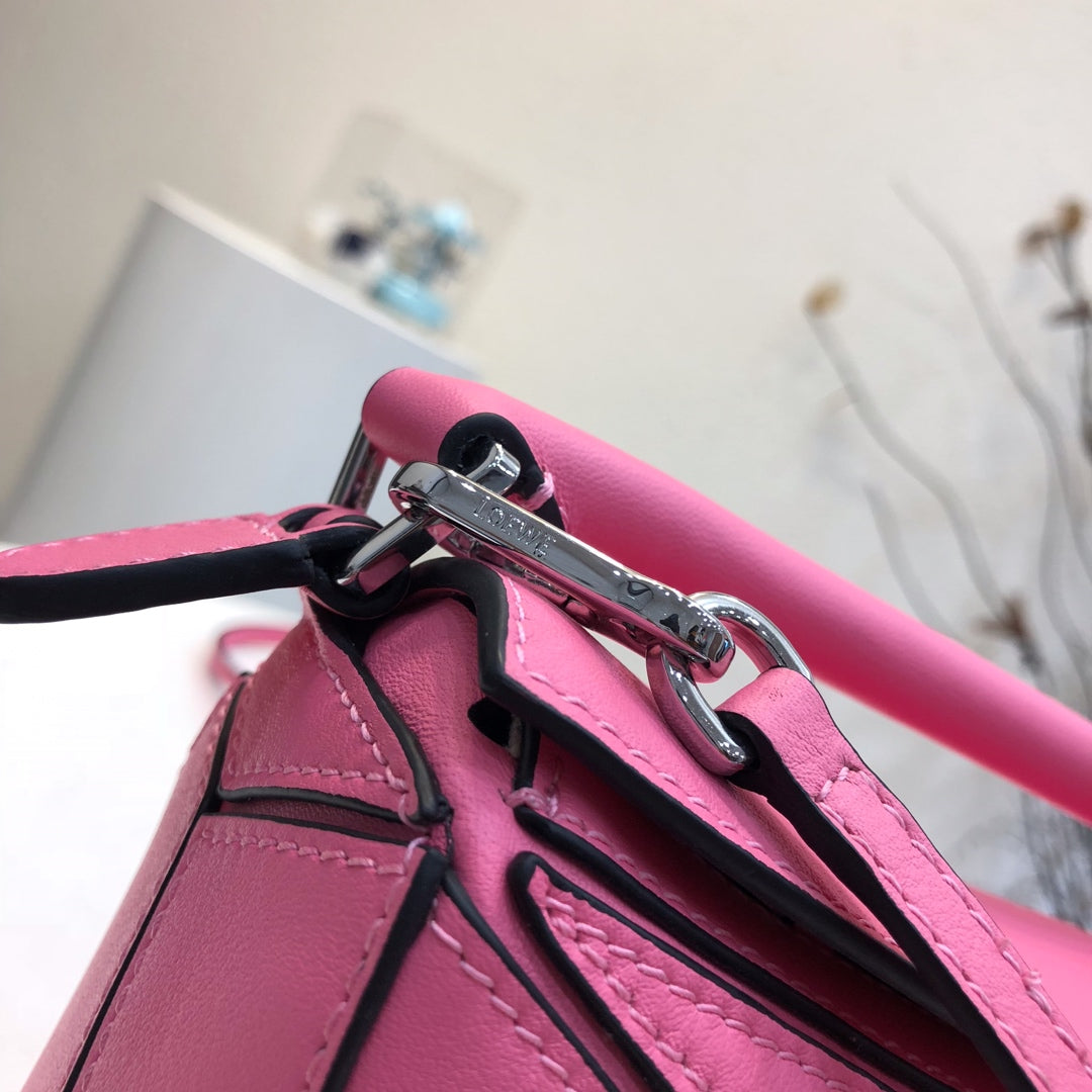 LOE MINI 18 PUZZLE BAG IN DEEP PINK CALFSKIN mysite