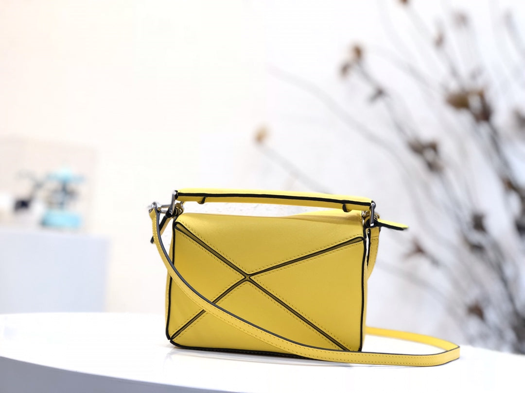 LOE MINI 18 PUZZLE BAG IN YELLOW CALFSKIN mysite