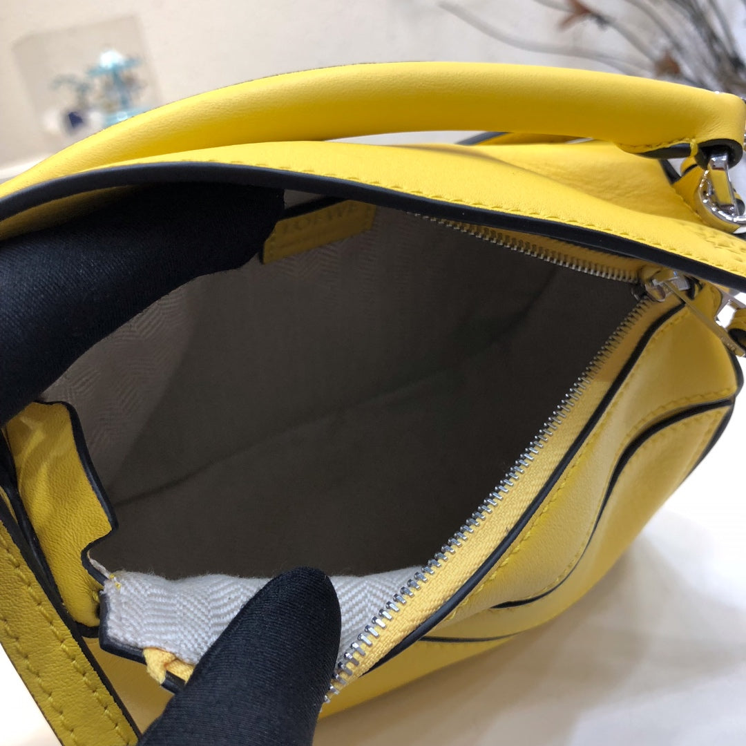 LOE MINI 18 PUZZLE BAG IN YELLOW CALFSKIN mysite
