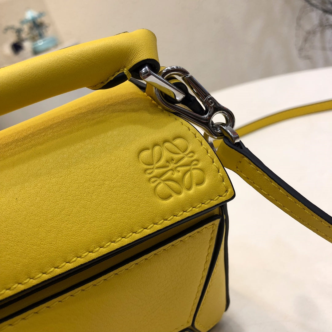 LOE MINI 18 PUZZLE BAG IN YELLOW CALFSKIN mysite