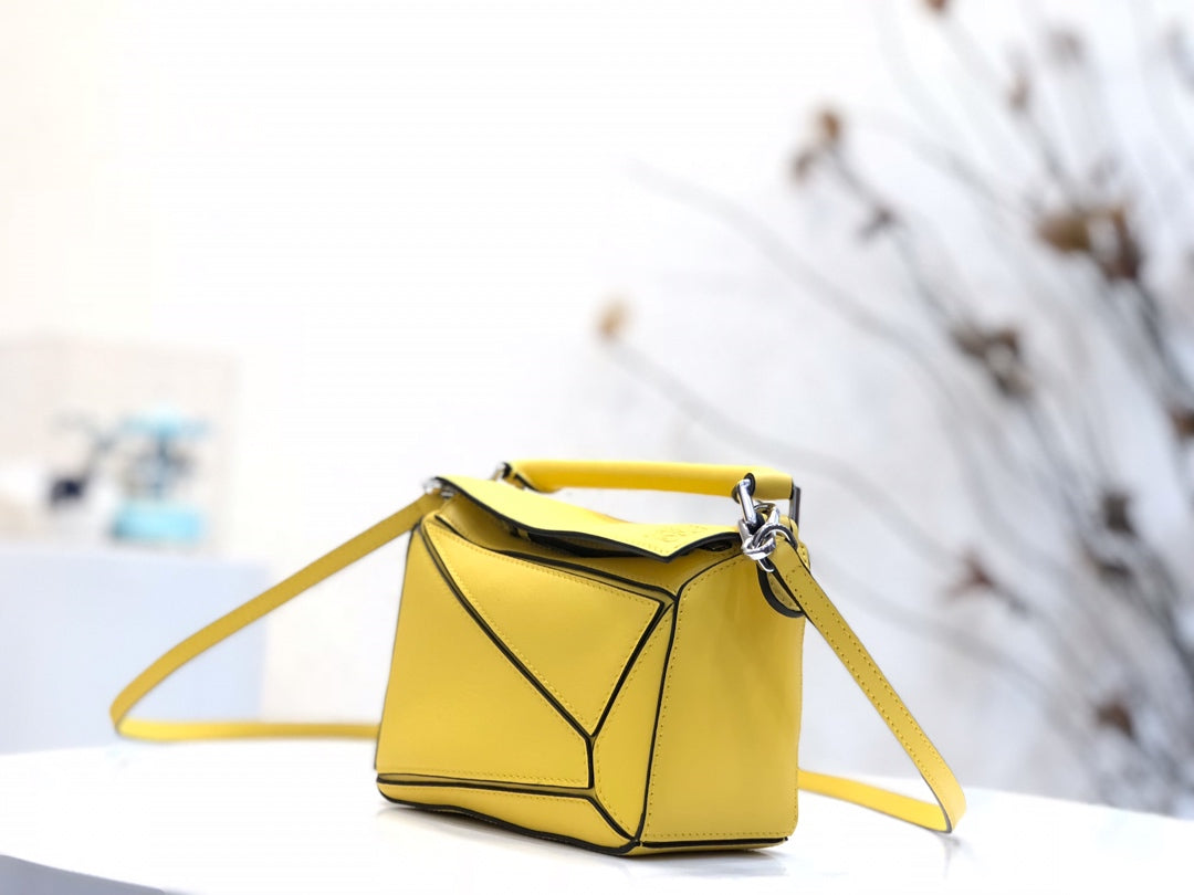 LOE MINI 18 PUZZLE BAG IN YELLOW CALFSKIN mysite