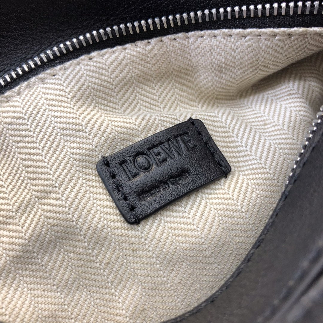 LOE MINI 18 PUZZLE BAG IN BLACK CALFSKIN mysite