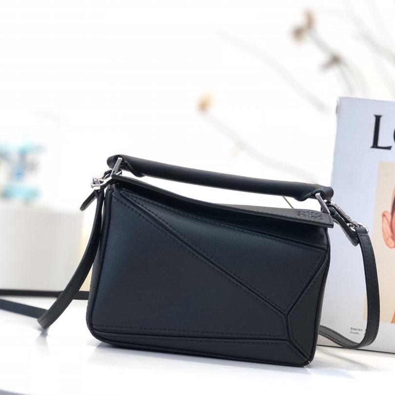LOE MINI 18 PUZZLE BAG IN BLACK CALFSKIN mysite