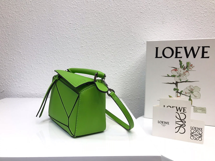 LOE MINI 18 PUZZLE BAG IN EMERALD GREEN CALFSKIN mysite