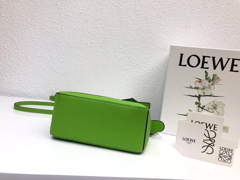 LOE MINI 18 PUZZLE BAG IN EMERALD GREEN CALFSKIN mysite