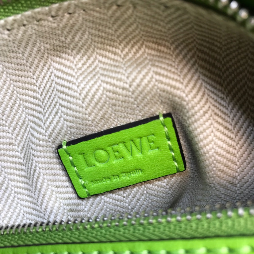 LOE MINI 18 PUZZLE BAG IN EMERALD GREEN CALFSKIN mysite