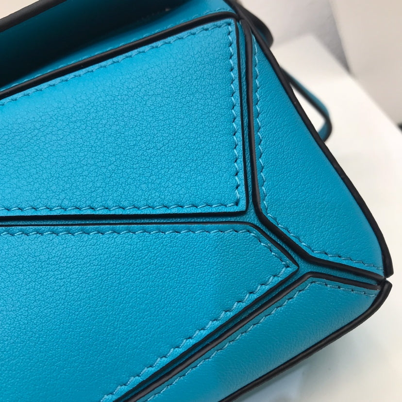 LOE MINI 18 PUZZLE BAG IN BLUE GREEN CALFSKIN mysite