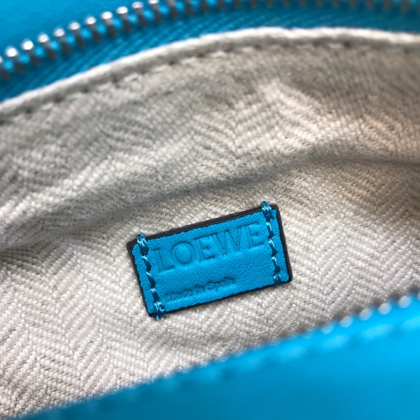 LOE MINI 18 PUZZLE BAG IN BLUE GREEN CALFSKIN mysite