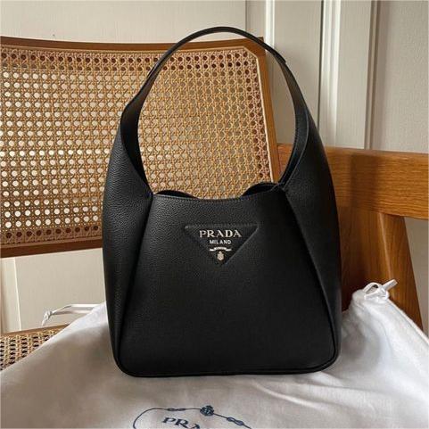 Prada Black Handbag mysite