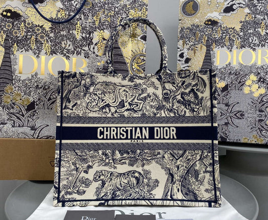 Dior Book Tote Large Blue Toile de Jouy Embroider - 42 x 35 x 18.5 cm mysite
