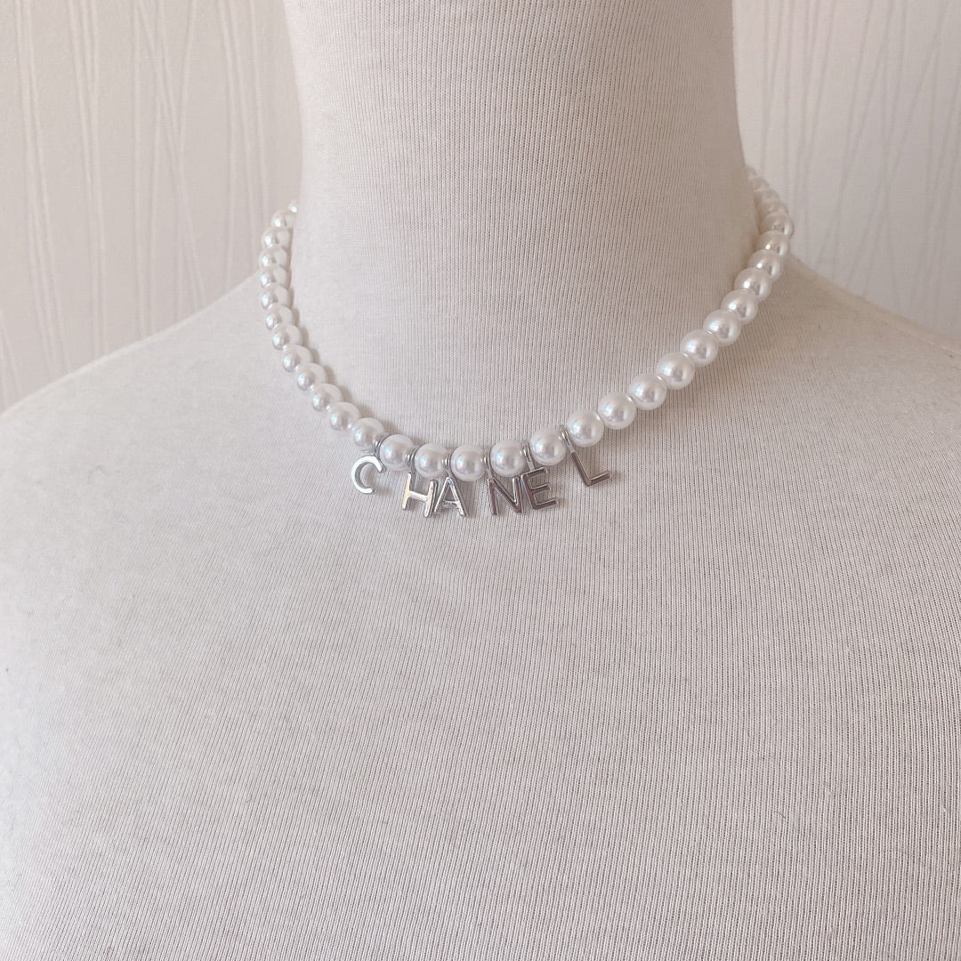 Fashionable Pearl Letter Pendant Necklace mysite