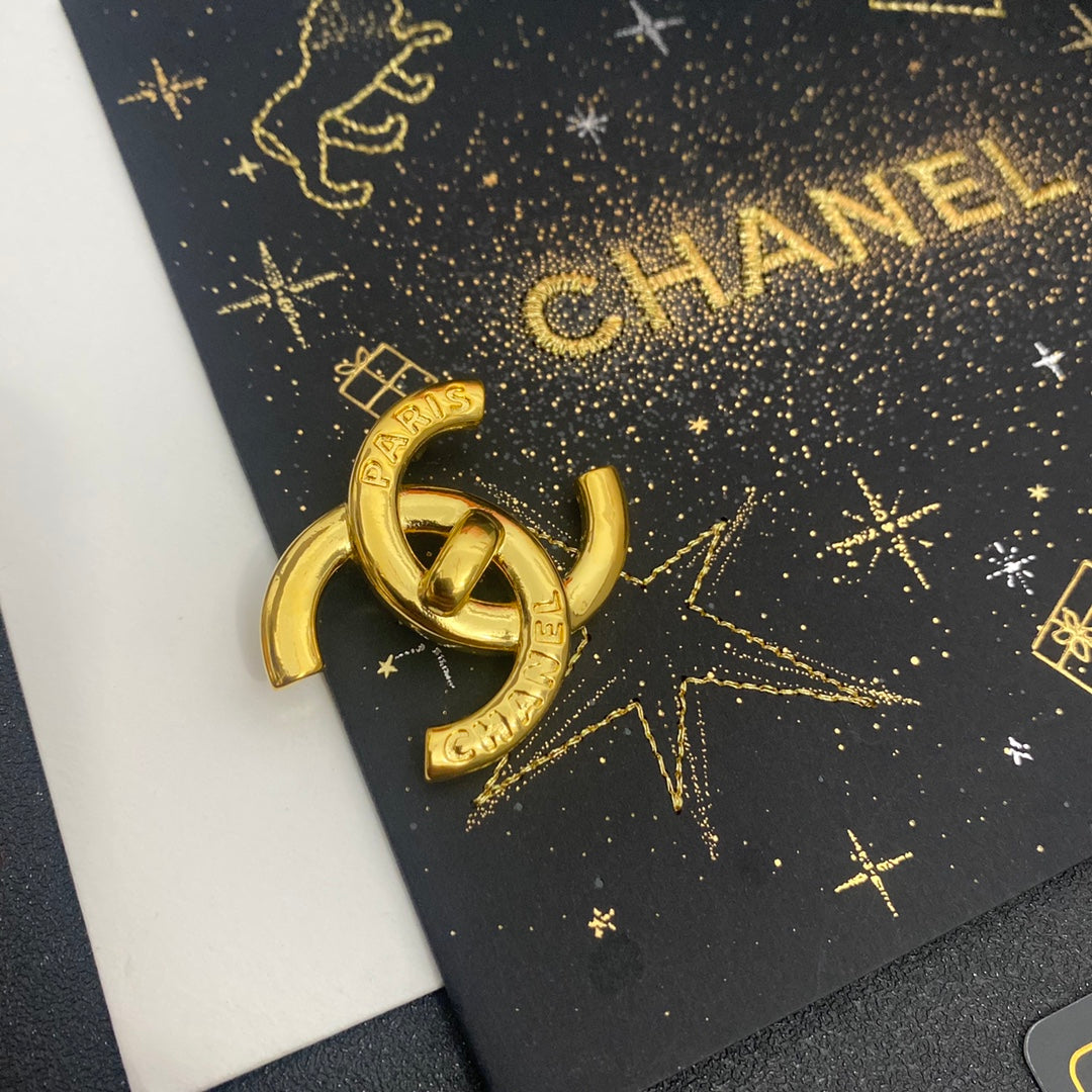 Electroplated Lettering Golden Brooch mysite