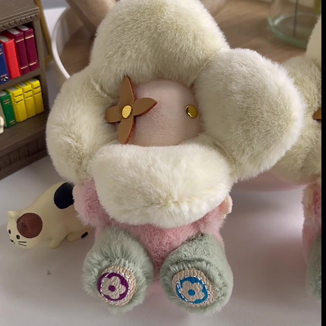 Cute Sunflower Plush Keychain – Vivian Doll Bag Charm for Women, Car & Backpack Decoration mysite