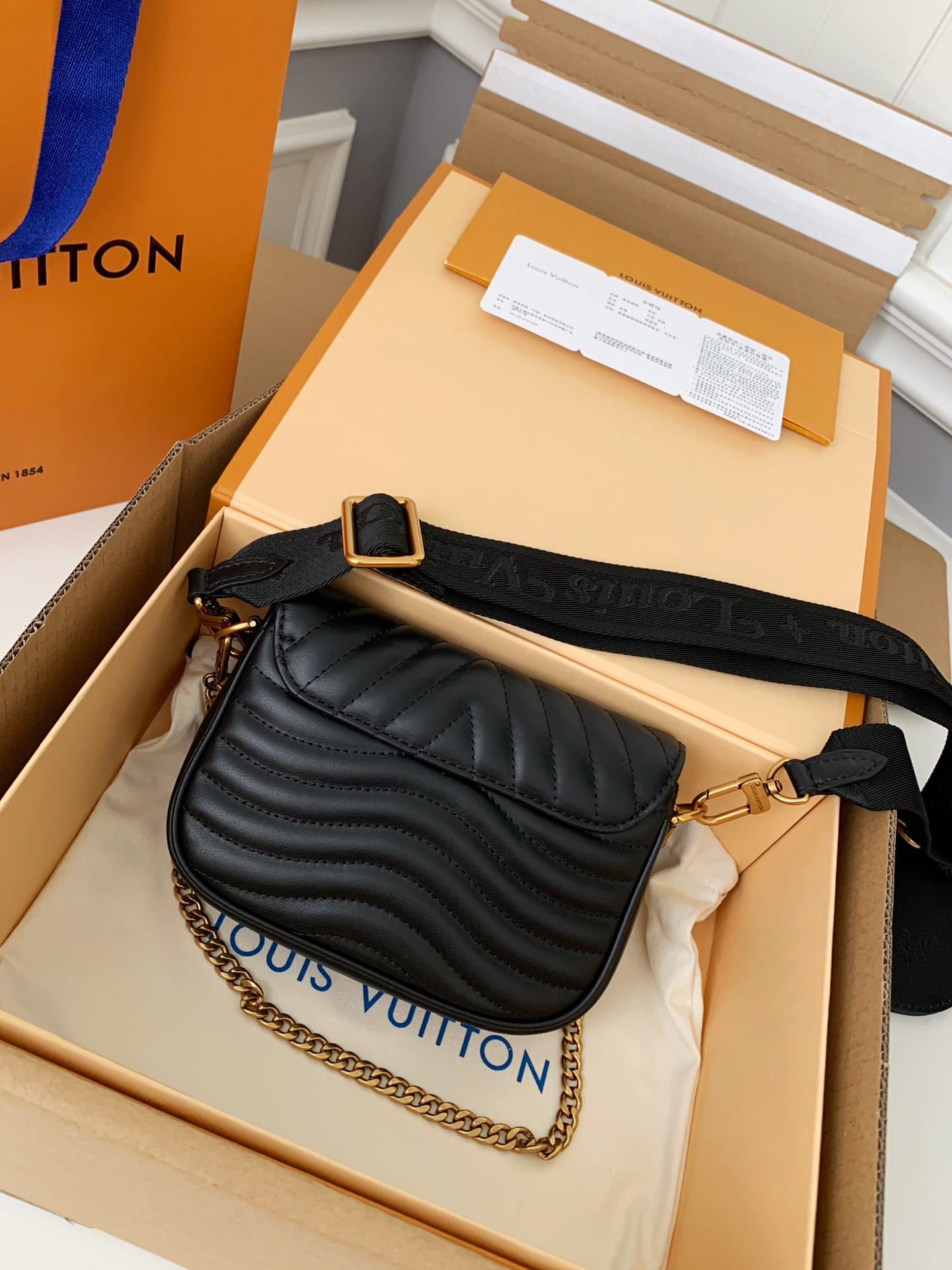Louis Vuitton NEW WAVE MULTI-POCHETTE Handbag mysite