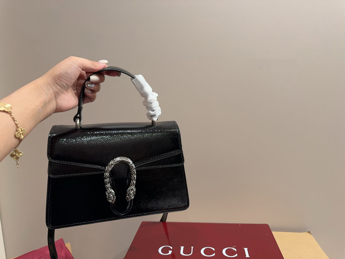 Gucci Glossy Black Handbag Crossbody 24x17cm mysite