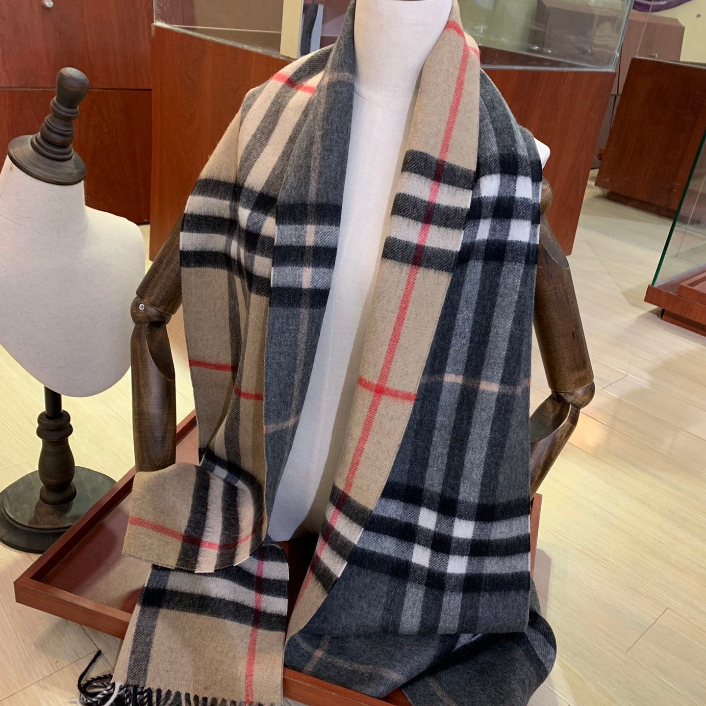 LONG SCARF 250 CM IN BLACK AND BEIGE CASHMERE 410474 mysite