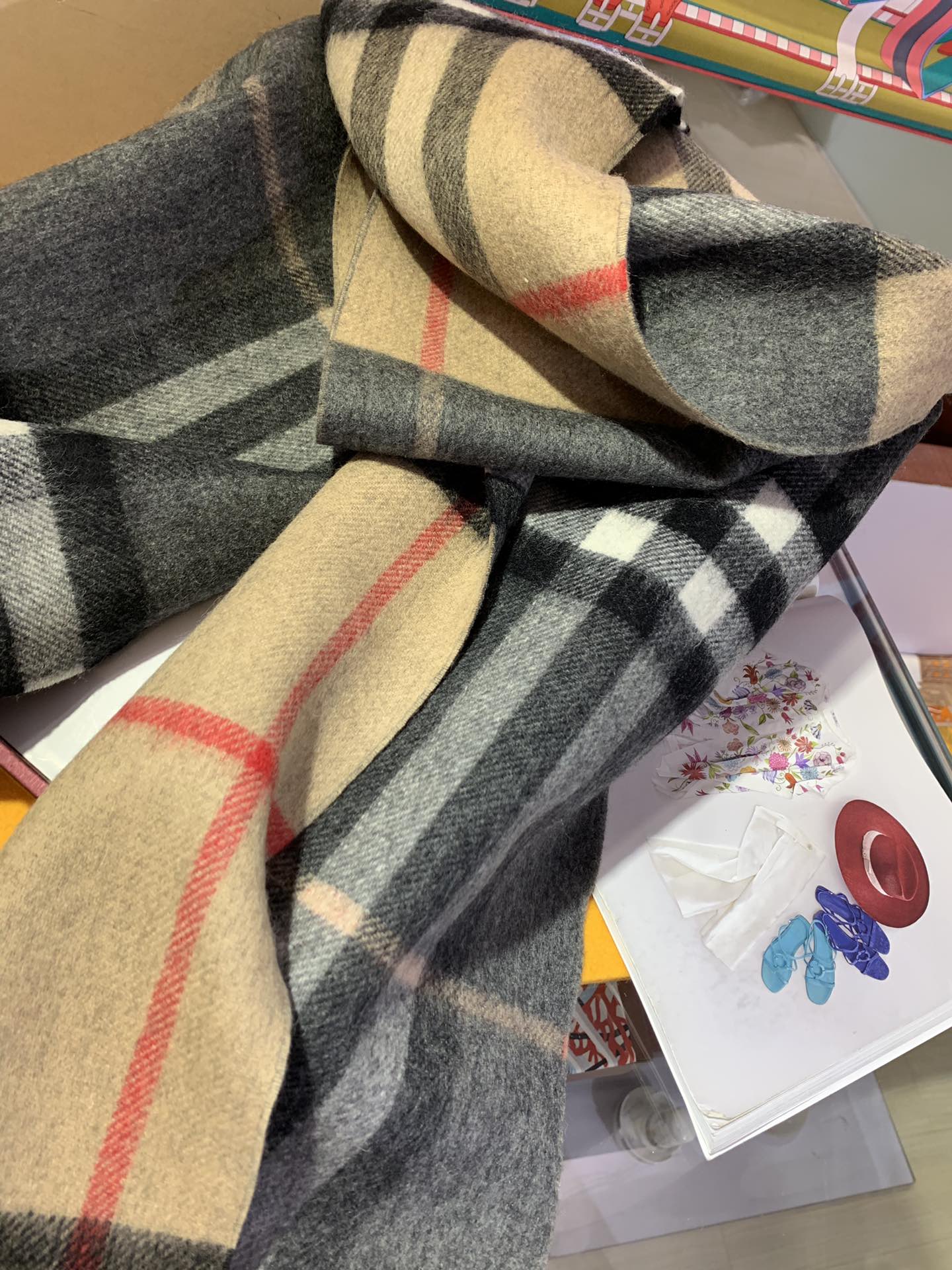 LONG SCARF 250 CM IN BLACK AND BEIGE CASHMERE 410474 mysite