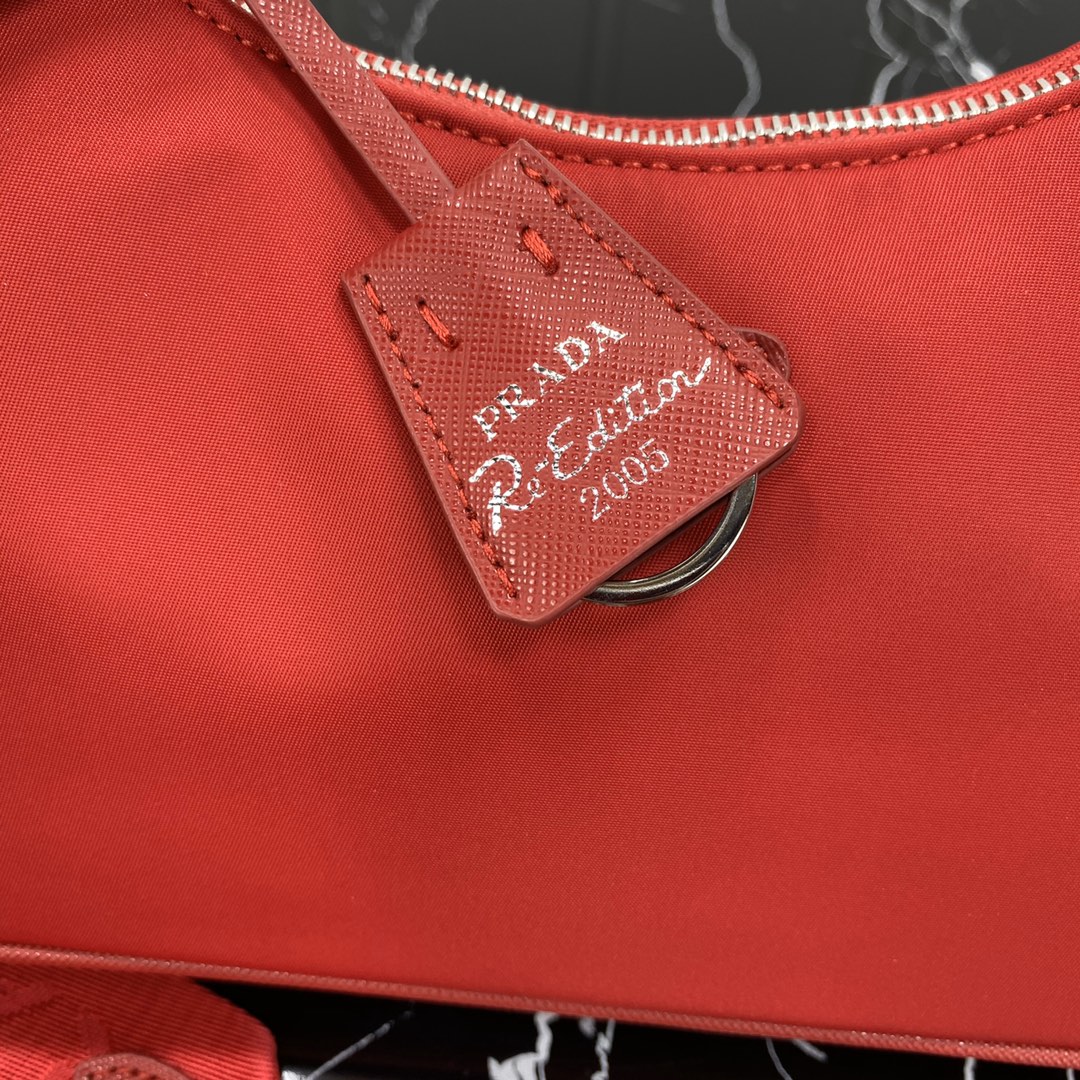 PRA HOBO 22 BAG IN CHERRY RED RE-NYLON mysite