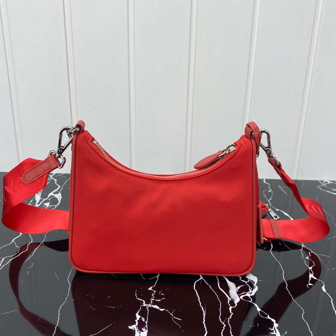 PRA HOBO 22 BAG IN CHERRY RED RE-NYLON mysite