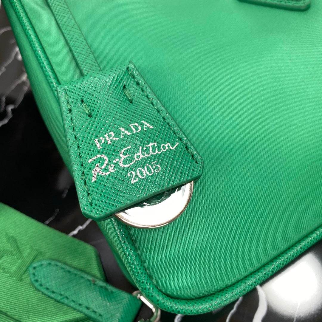 PRA HOBO 22 BAG IN COOL GREEN RE-NYLON mysite