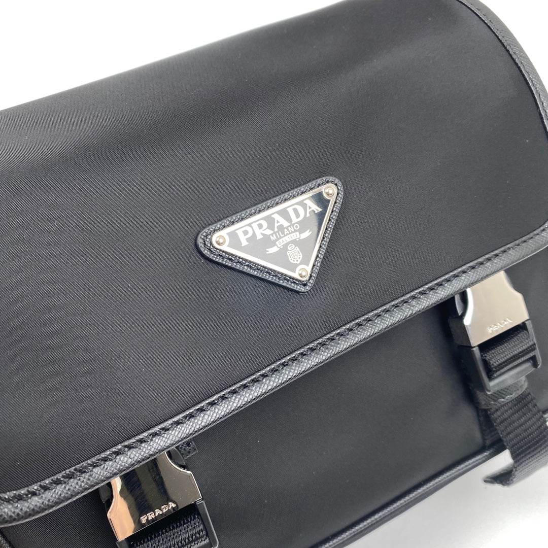 MESSENGER BAG 22 IN BLACK RE-NYLON mysite