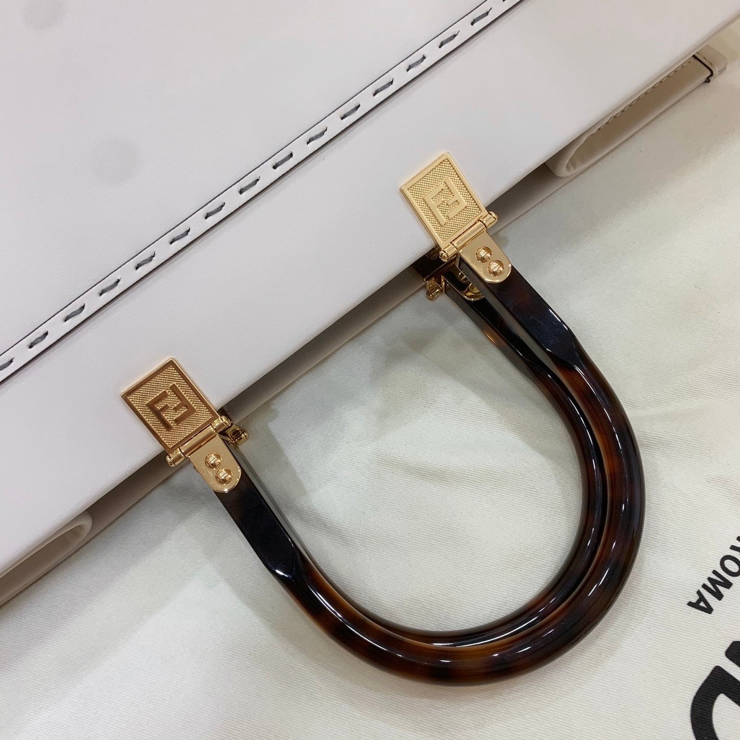 SHINE 40 TOTE BAG IN WHITE EMBOSSED CALFSKIN mysite