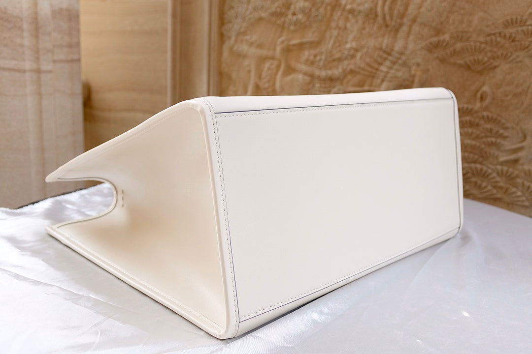 Fend Sunshine Large Bag 40.5 White Leather mysite