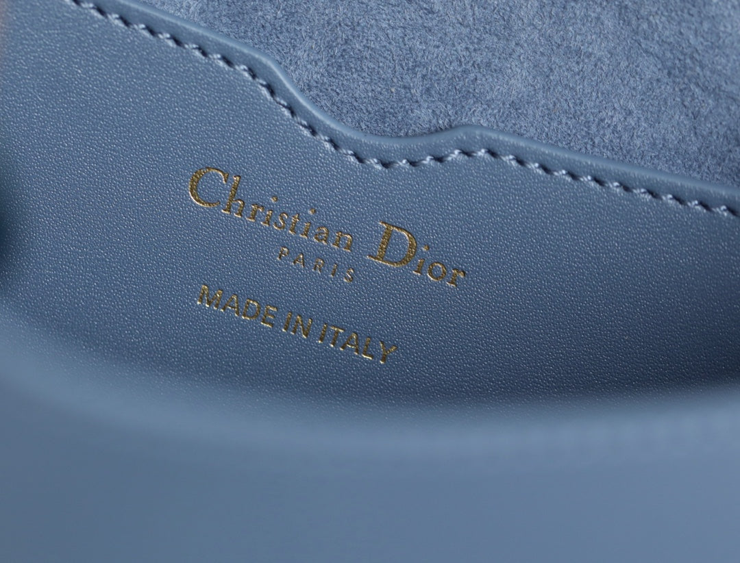 MEDIUM CD BOBBY 22CM BLUE CALFSKIN GOLD HARDWARE mysite