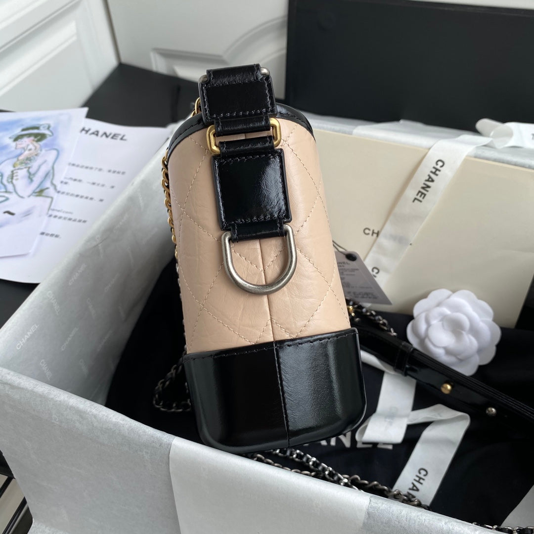 CC GABRIELLE SMALL 20CM  HOBO BAG BEIGE BLACK CALFSKIN mysite