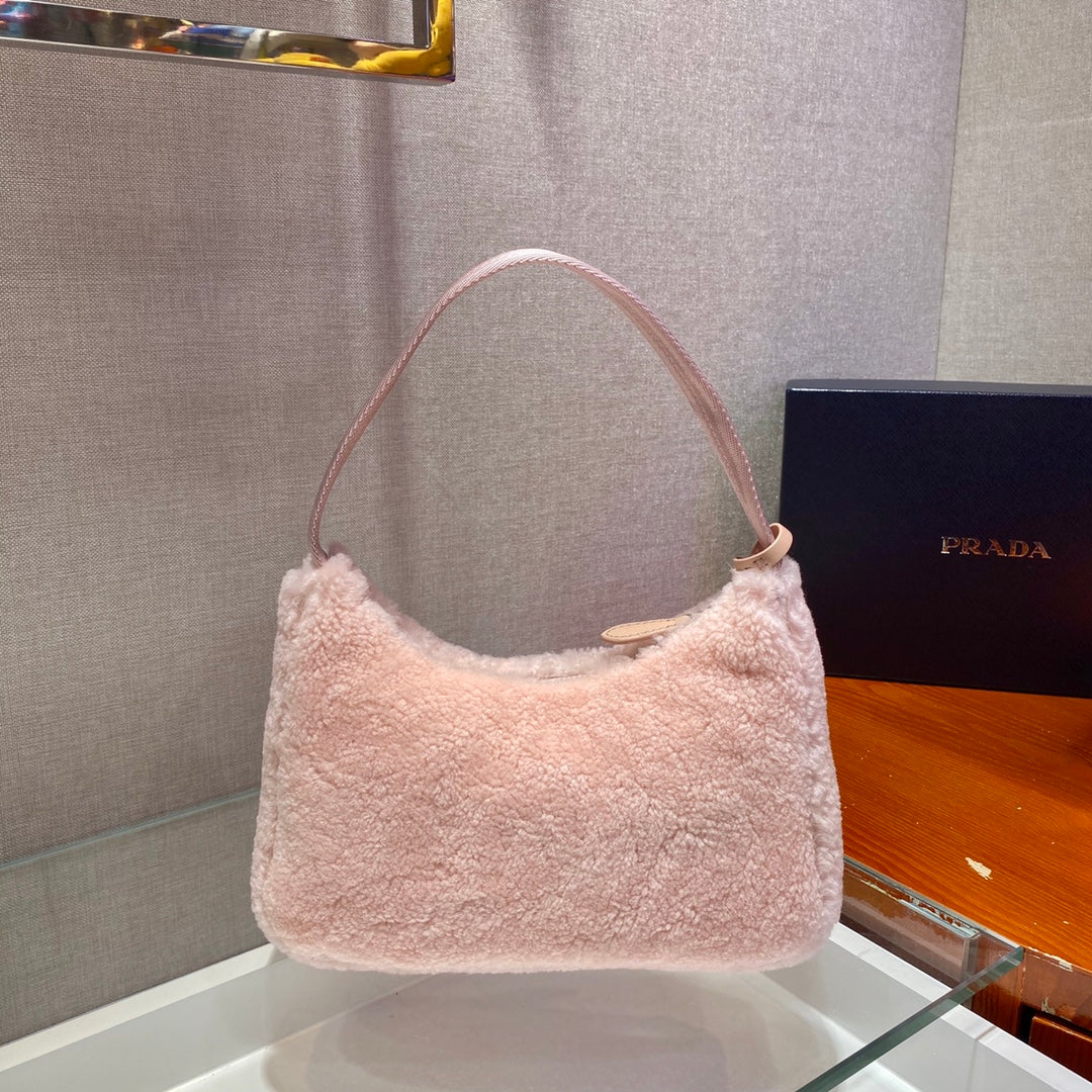 HOBO BAG 23 IN LIGHT PINK SHEARLING mysite