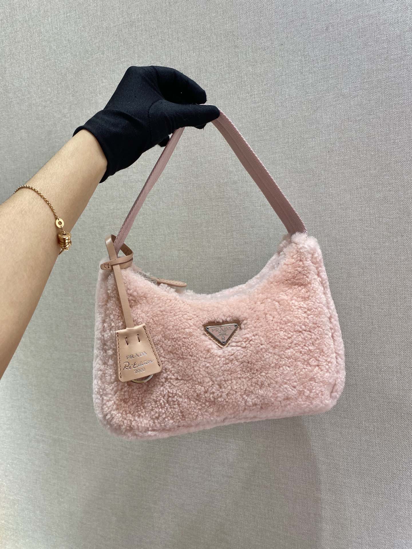 HOBO BAG 23 IN LIGHT PINK SHEARLING mysite