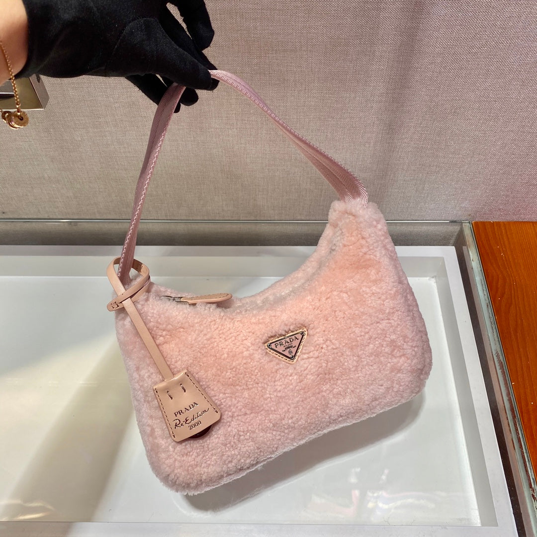 HOBO BAG 23 IN LIGHT PINK SHEARLING mysite