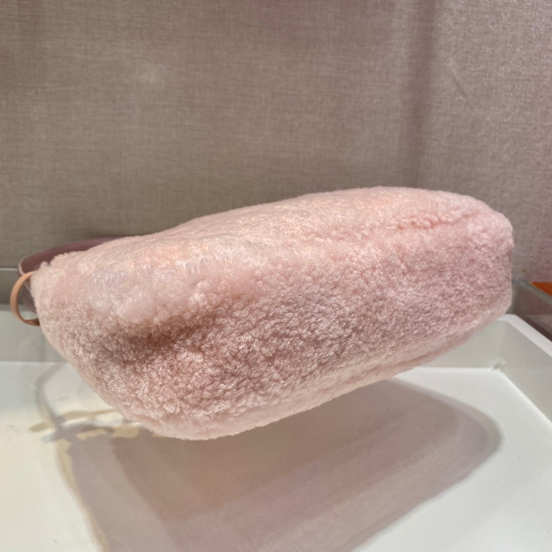 HOBO BAG 23 IN LIGHT PINK SHEARLING mysite