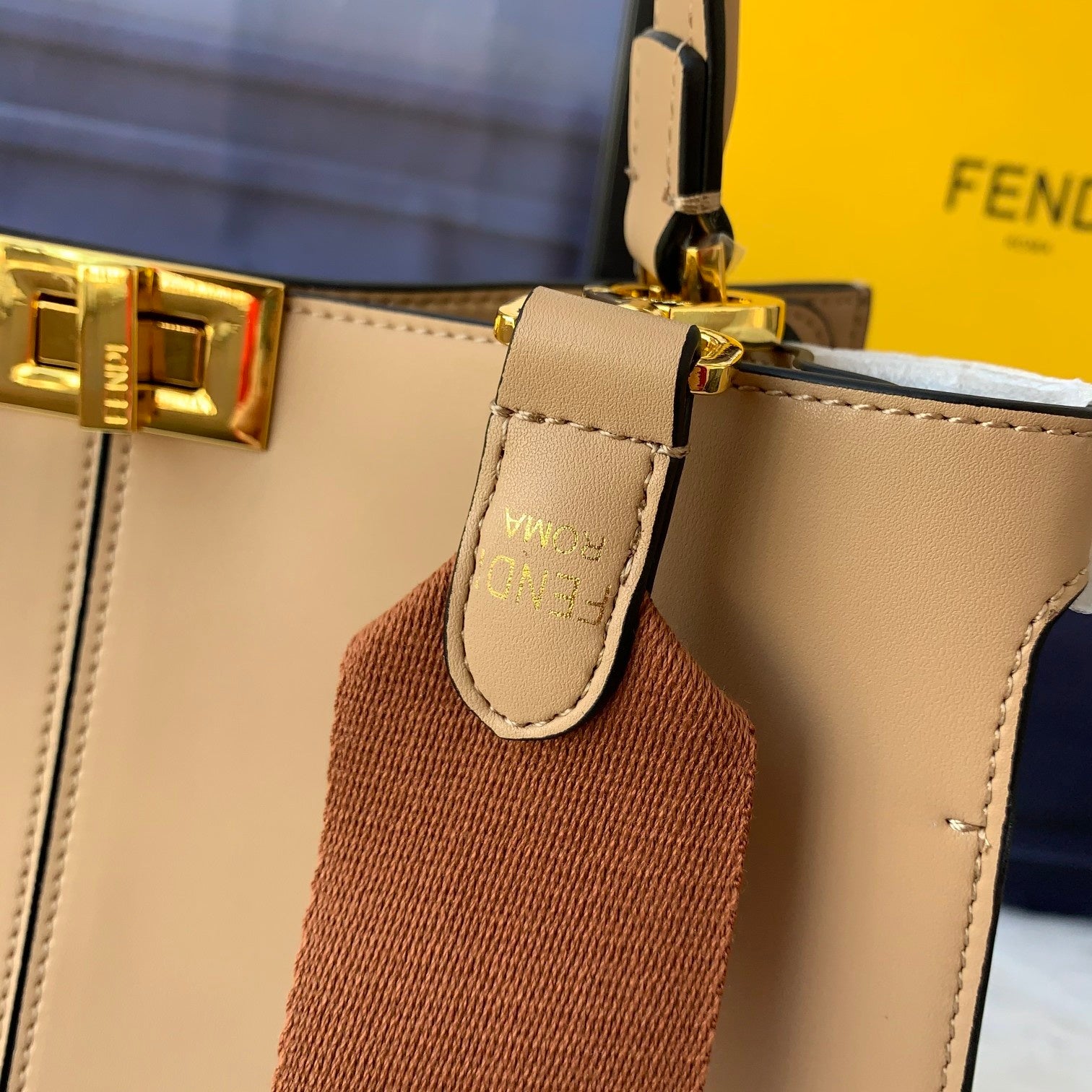 Peekaboo X-lite medium 30cm Bag light brown lambskin gold hardware mysite