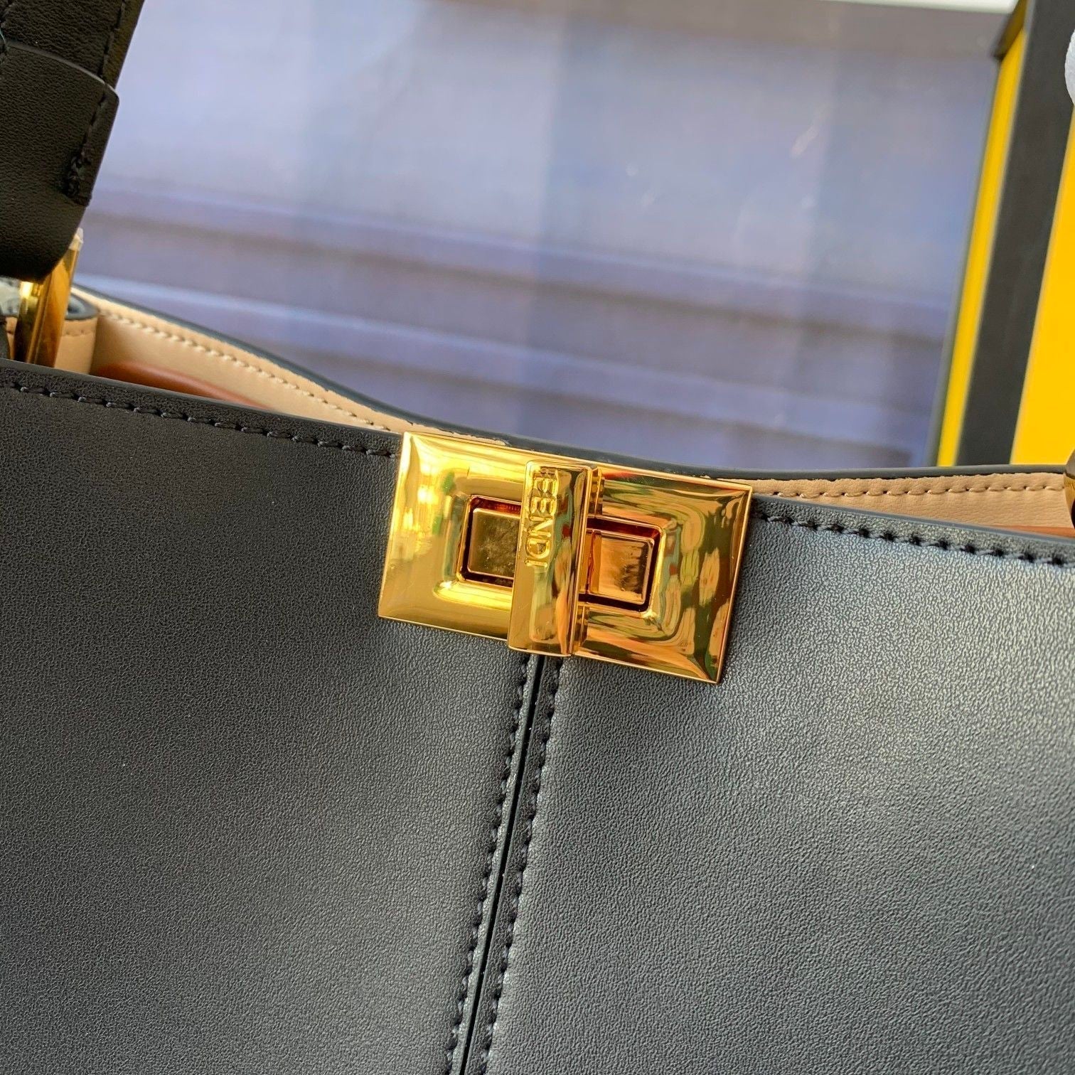 Peekaboo X-lite medium 30cm Bag black lambskin gold hardware mysite