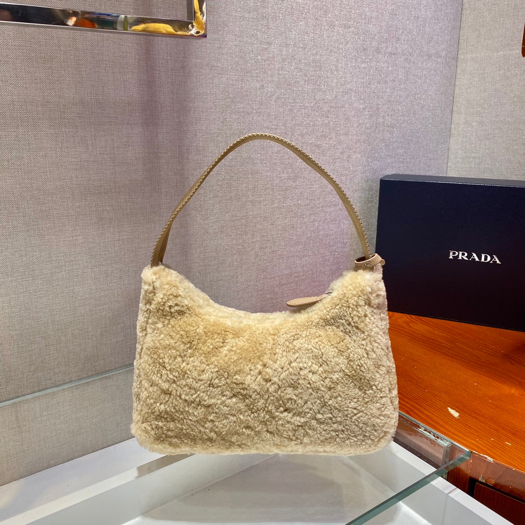 HOBO BAG 23 IN BEIGE SHEARLING mysite