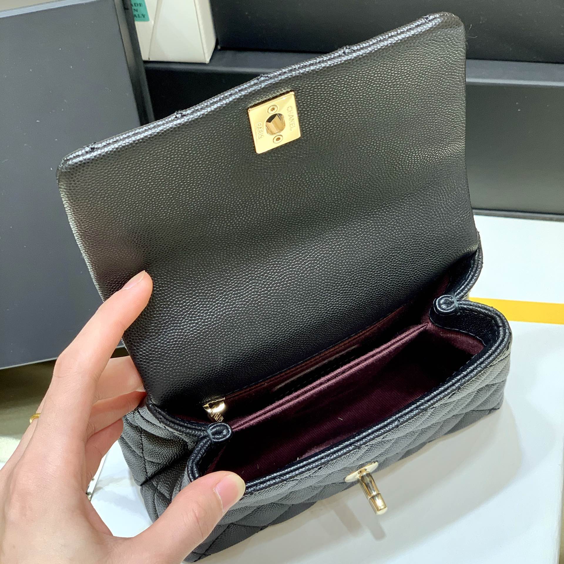 CC 24K Coco Hanle Mini 19cm Black Red Grained Calfskin Gold Hardware mysite