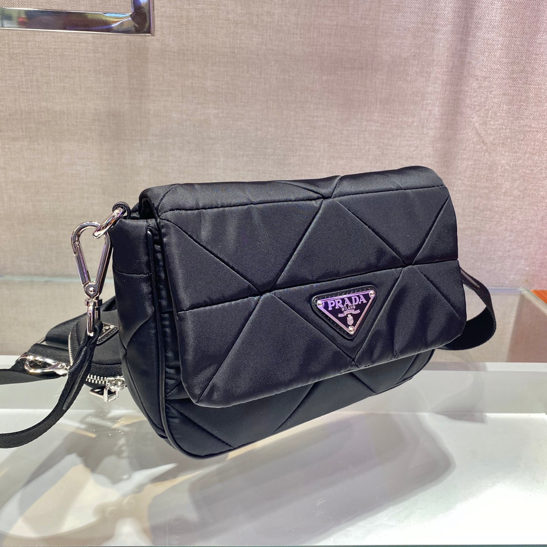 SMALL FLAP BAG 21 IN BLACK TRIANGULAR QUILTED PATTERN RE-NYLON mysite